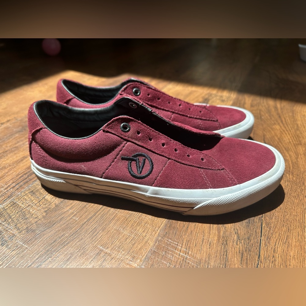 Like new vans pro skate saddle sid pro maroon in suede men’s size 8